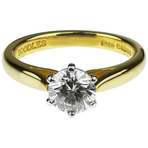 single stone solitaire engagement ring